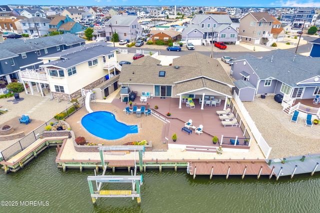348 Venice Drive, Lavallette, NJ 08735