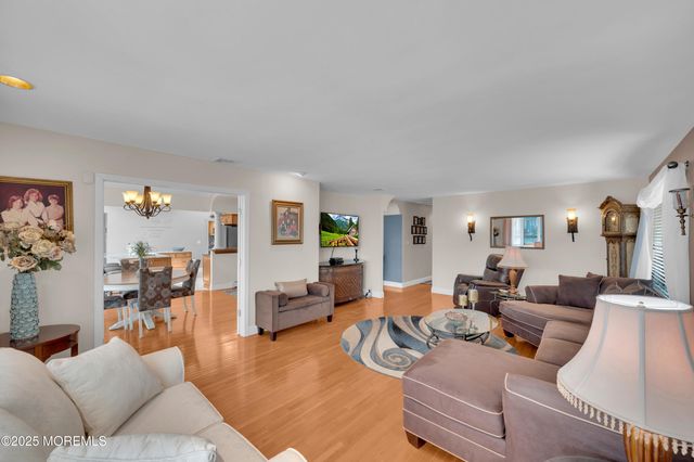 348 Venice Drive, Lavallette, NJ 08735