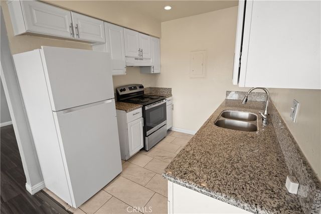 2025 Las Vegas 11, Pomona, CA 91767
