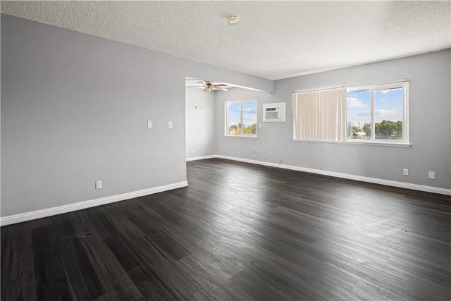 2025 Las Vegas 11, Pomona, CA 91767