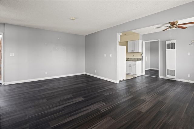 2025 Las Vegas 11, Pomona, CA 91767