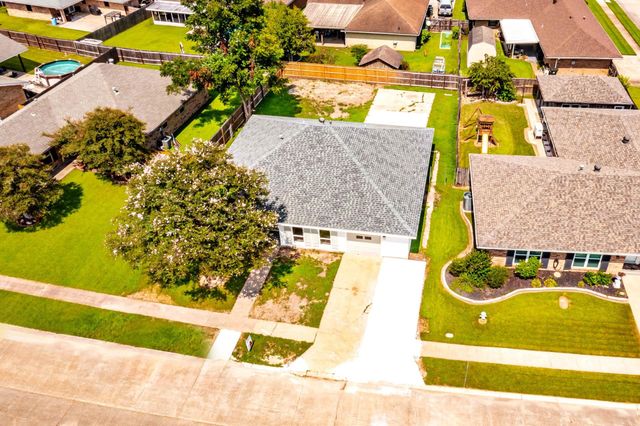 2902 Creole Dr, Houma, LA 70364