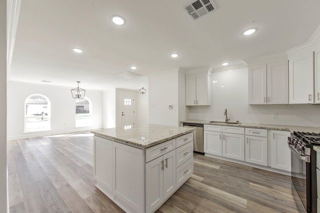 2902 Creole Dr, Houma, LA 70364