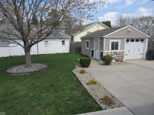 324 W Saint Clair Street, Marine City, MI 48039