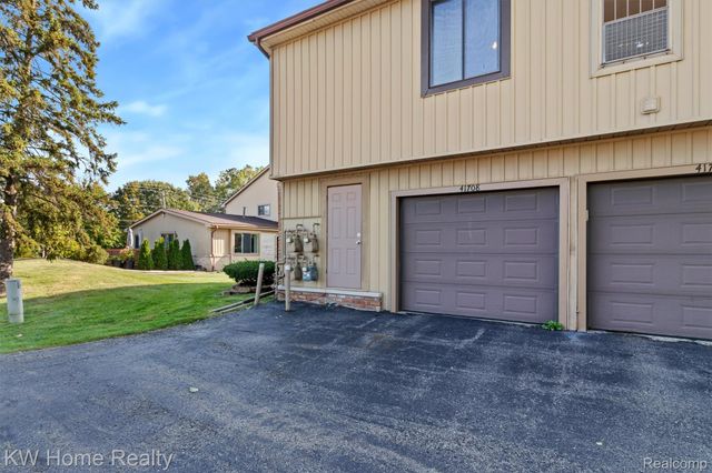 41708 Bedford Drive, Canton Charter Township, MI 48187