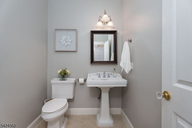 33 Saddlewood Ct, Montgomery Twp., NJ 08502