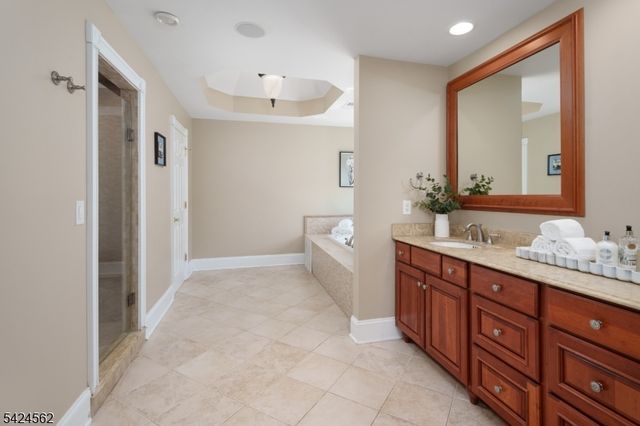 33 Saddlewood Ct, Montgomery Twp., NJ 08502