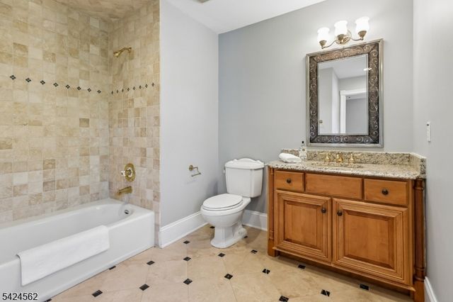 33 Saddlewood Ct, Montgomery Twp., NJ 08502