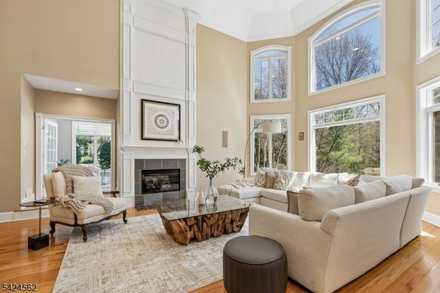 33 Saddlewood Ct, Montgomery Twp., NJ 08502