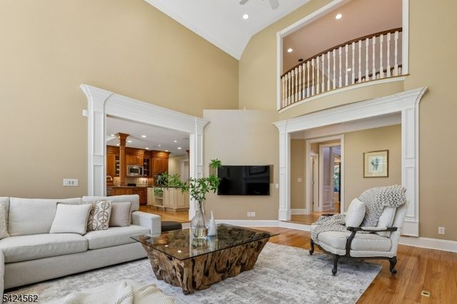 33 Saddlewood Ct, Montgomery Twp., NJ 08502