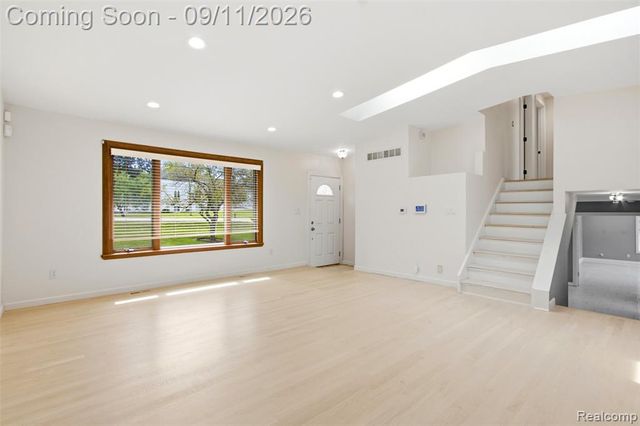 5150 Commerce Road, West Bloomfield, MI 48324