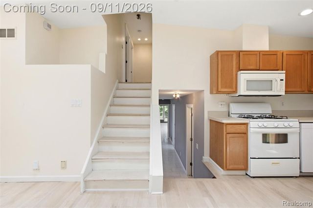 5150 Commerce Road, West Bloomfield, MI 48324