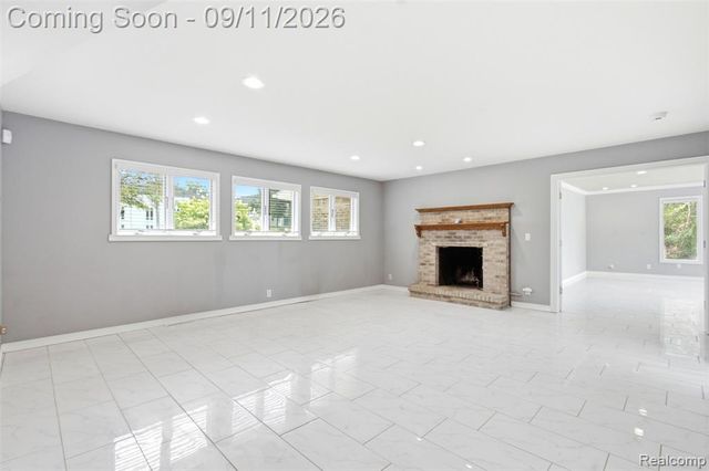 5150 Commerce Road, West Bloomfield, MI 48324