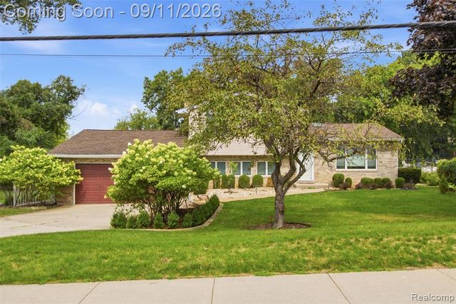 5150 Commerce Road, West Bloomfield, MI 48324