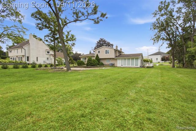 5150 Commerce Road, West Bloomfield, MI 48324