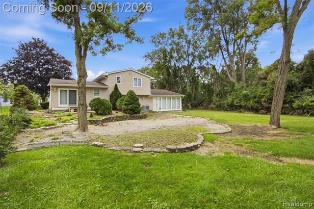 5150 Commerce Road, West Bloomfield, MI 48324