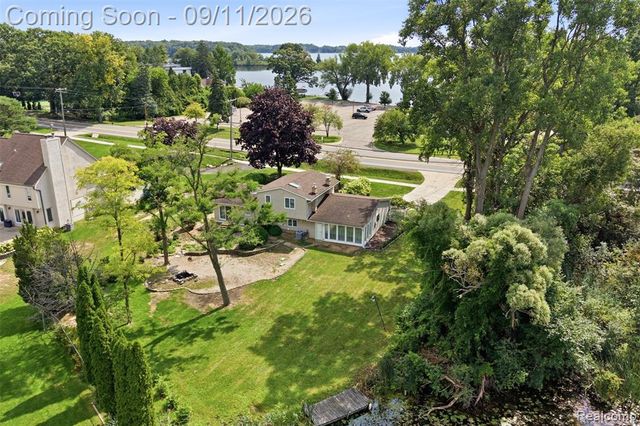 5150 Commerce Road, West Bloomfield, MI 48324