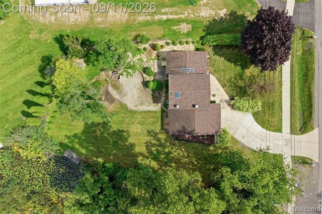 5150 Commerce Road, West Bloomfield, MI 48324