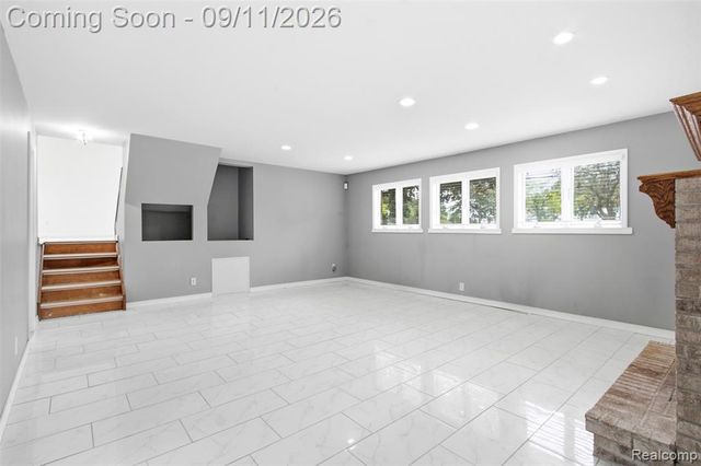 5150 Commerce Road, West Bloomfield, MI 48324