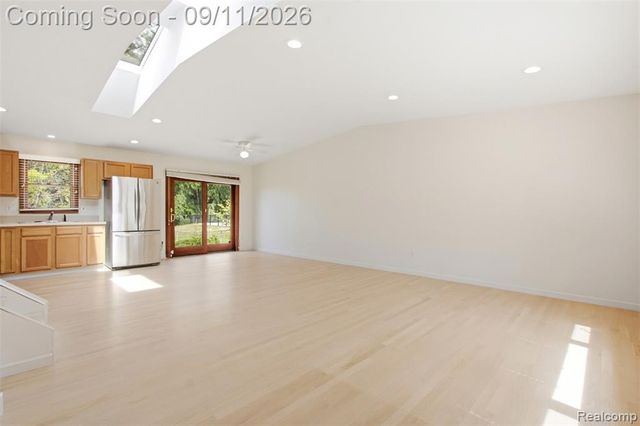 5150 Commerce Road, West Bloomfield, MI 48324