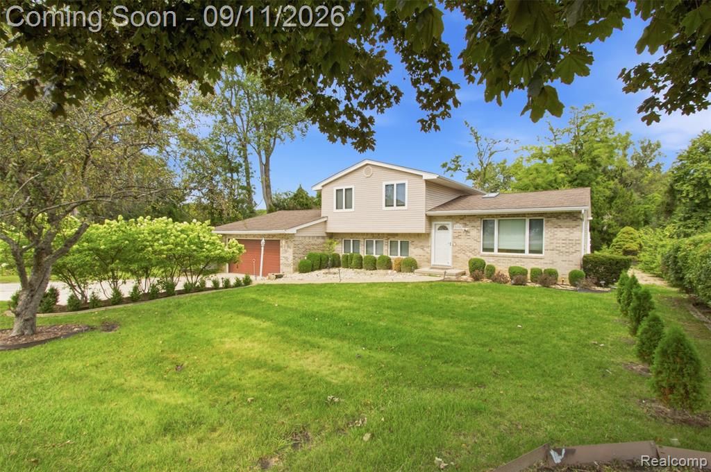 5150 Commerce Road, West Bloomfield, MI 48324
