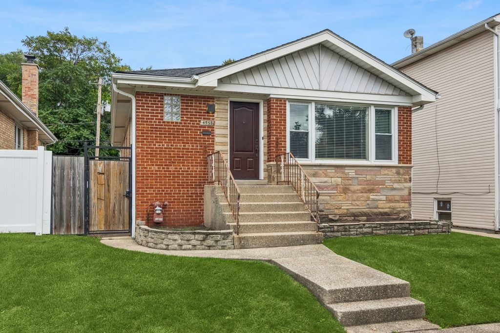 4958 W Cullom Avenue, Chicago, IL 60641 — exterior