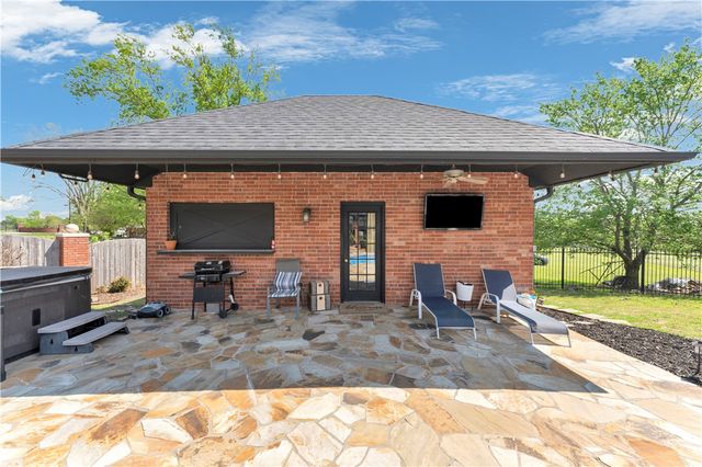 22849 Lawlis Road, Siloam Springs, AR 72761