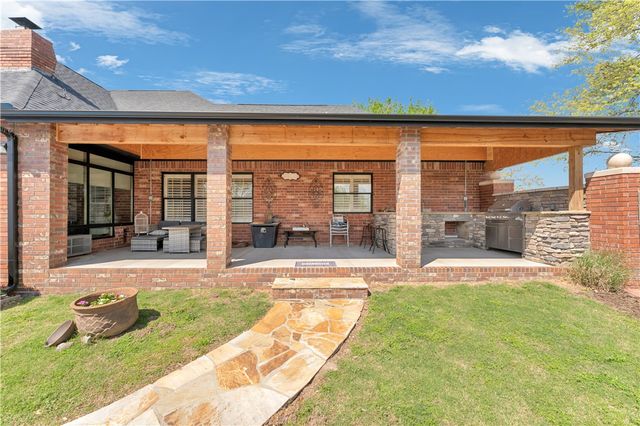 22849 Lawlis Road, Siloam Springs, AR 72761