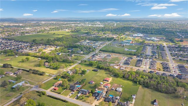 22849 Lawlis Road, Siloam Springs, AR 72761