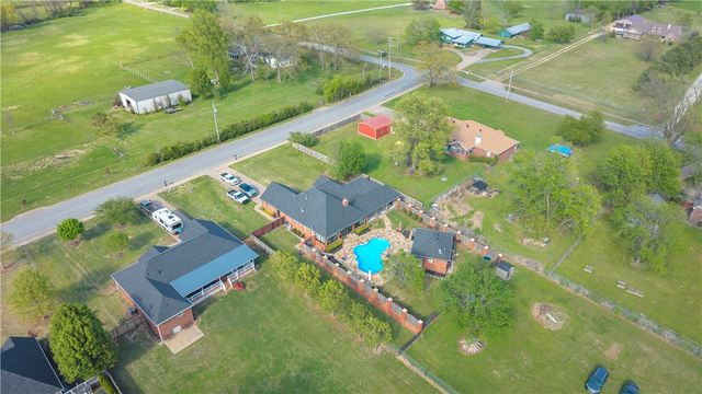 22849 Lawlis Road, Siloam Springs, AR 72761