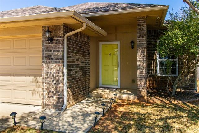 900 Switzerland Avenue, Yukon, OK 73099