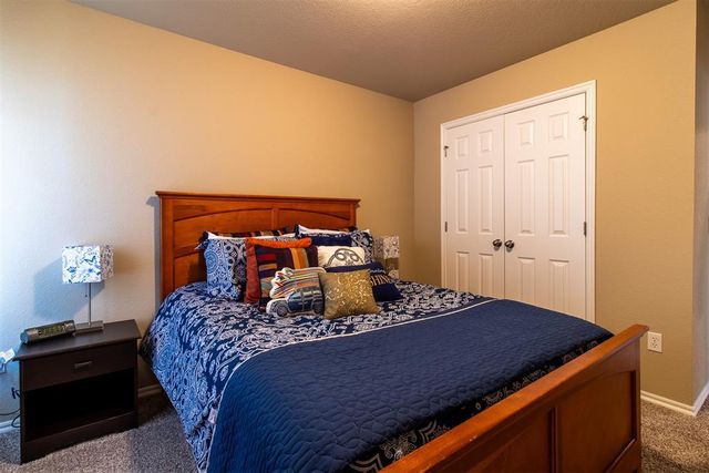 900 Switzerland Avenue, Yukon, OK 73099