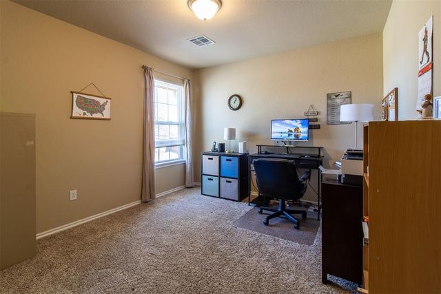 900 Switzerland Avenue, Yukon, OK 73099