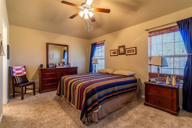 900 Switzerland Avenue, Yukon, OK 73099