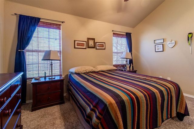900 Switzerland Avenue, Yukon, OK 73099
