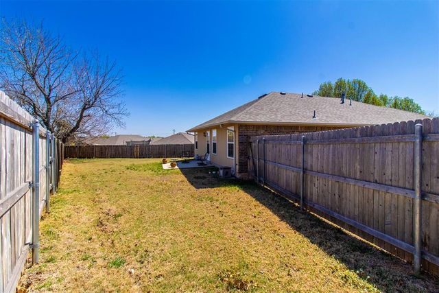900 Switzerland Avenue, Yukon, OK 73099