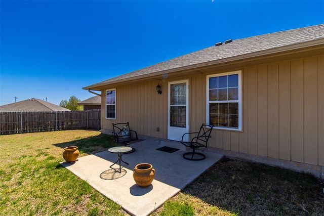 900 Switzerland Avenue, Yukon, OK 73099