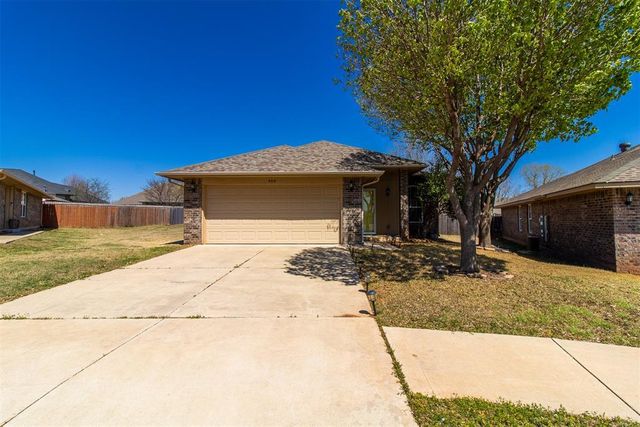 900 Switzerland Avenue, Yukon, OK 73099