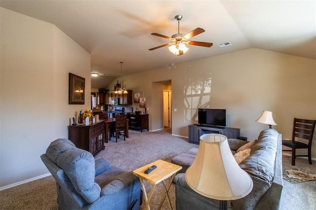 900 Switzerland Avenue, Yukon, OK 73099
