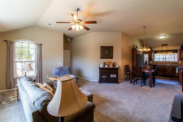 900 Switzerland Avenue, Yukon, OK 73099