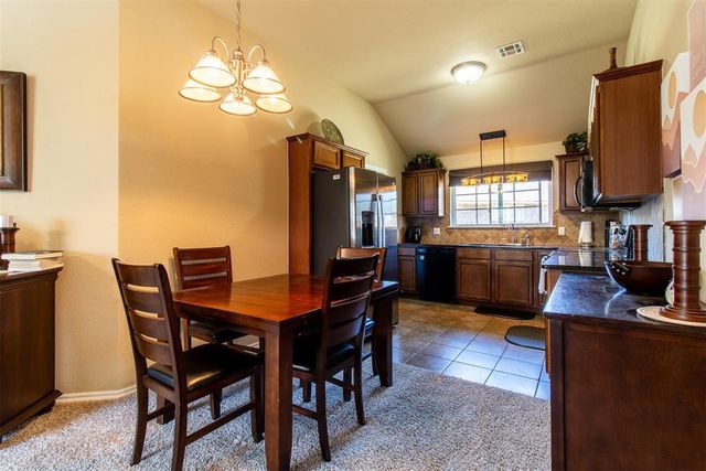 900 Switzerland Avenue, Yukon, OK 73099
