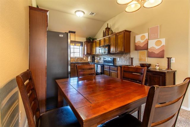 900 Switzerland Avenue, Yukon, OK 73099