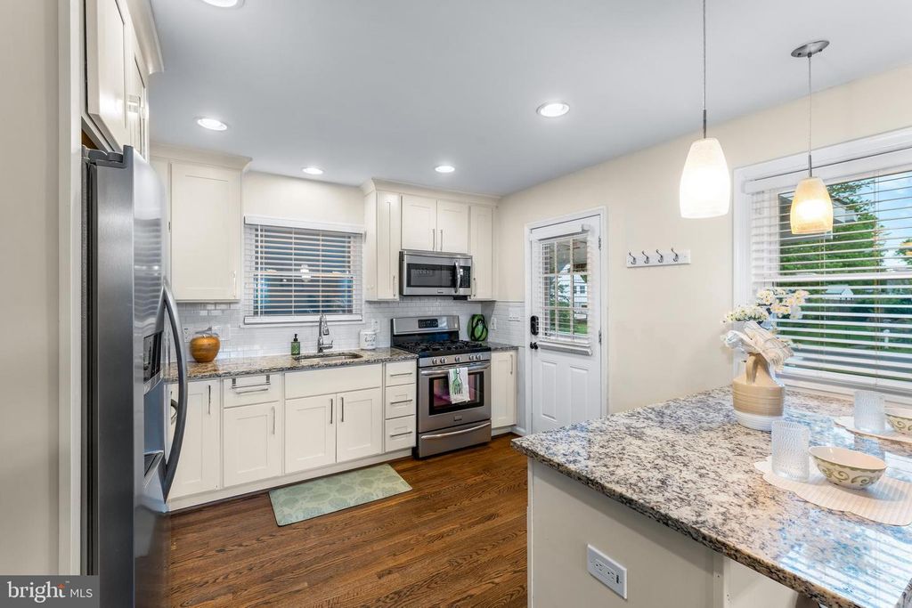 Image 11 of property listing at 415 IRENE DR, Glen Burnie, MD 21061