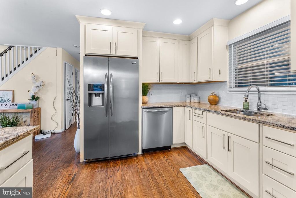 Image 12 of property listing at 415 IRENE DR, Glen Burnie, MD 21061