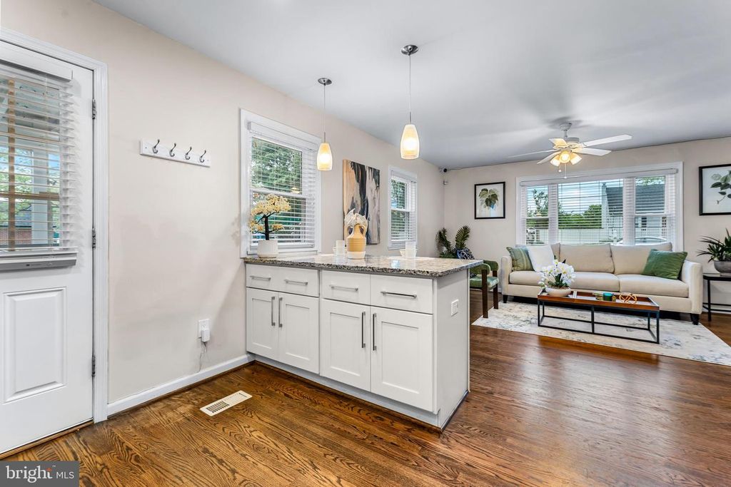 Image 13 of property listing at 415 IRENE DR, Glen Burnie, MD 21061