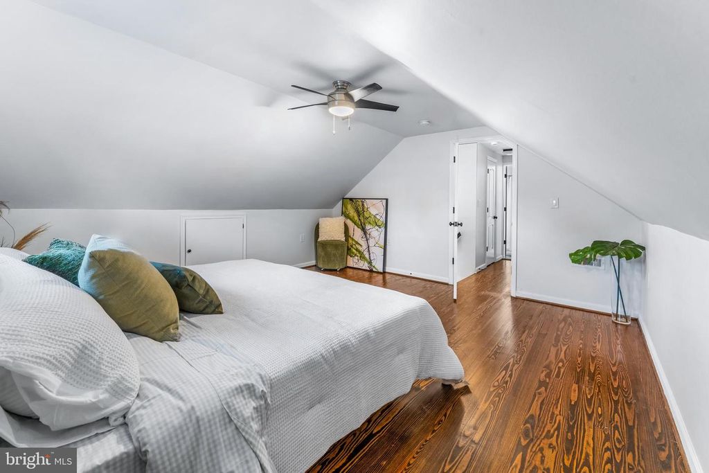 Image 16 of property listing at 415 IRENE DR, Glen Burnie, MD 21061