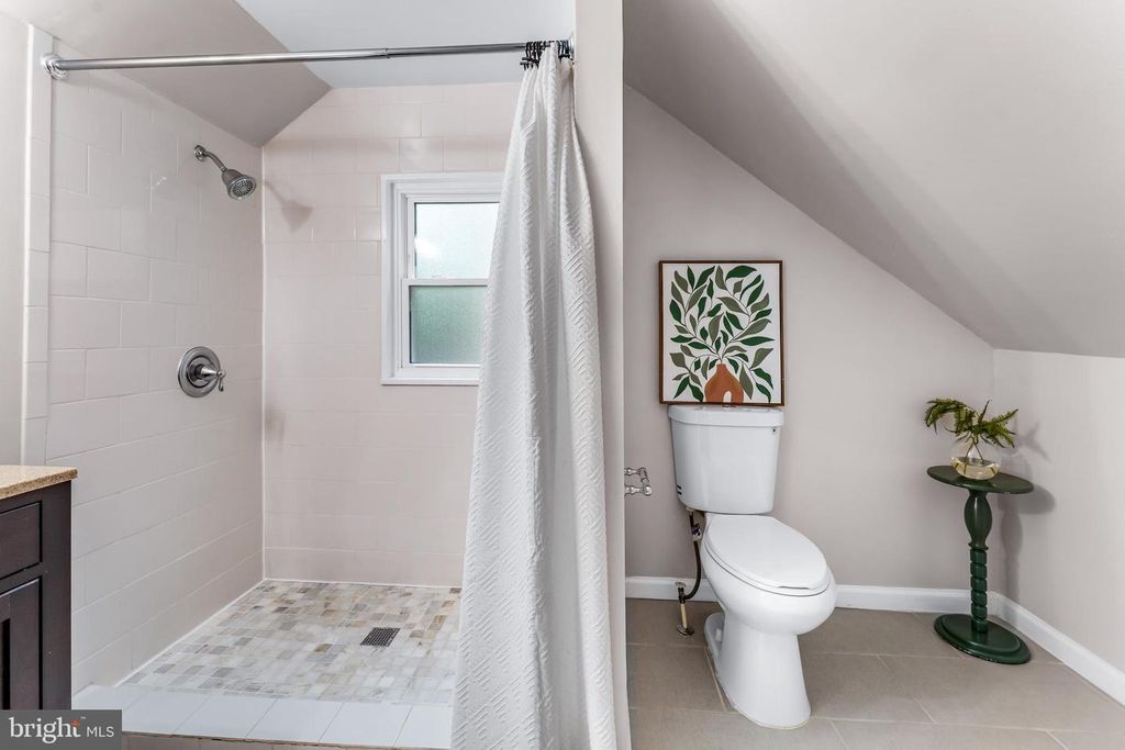 Image 18 of property listing at 415 IRENE DR, Glen Burnie, MD 21061