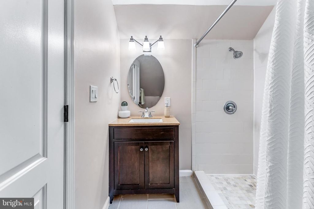 Image 19 of property listing at 415 IRENE DR, Glen Burnie, MD 21061