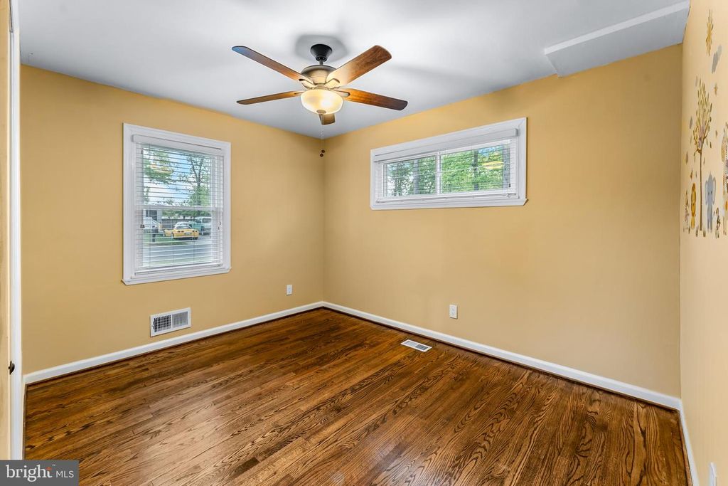 Image 23 of property listing at 415 IRENE DR, Glen Burnie, MD 21061