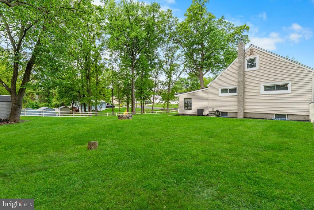 Image 36 of property listing at 415 IRENE DR, Glen Burnie, MD 21061